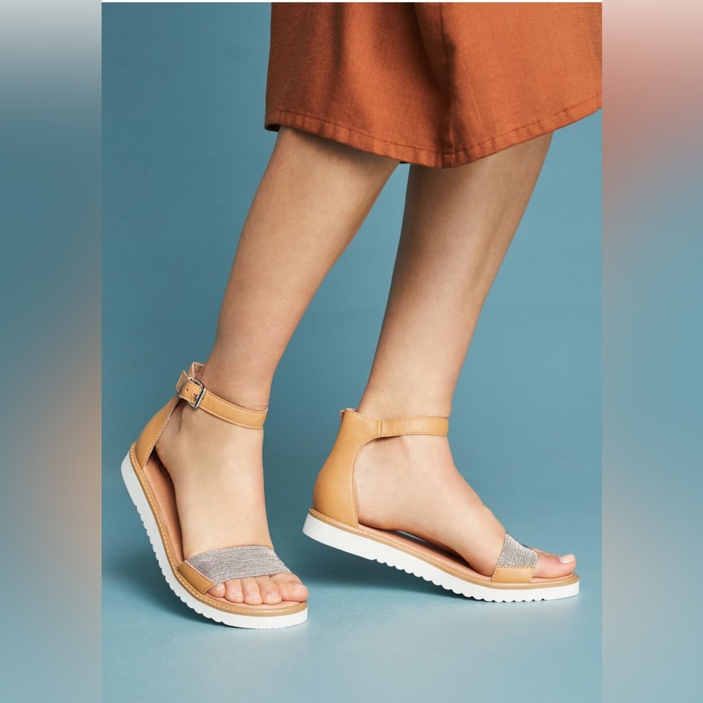 Liendo Flat Beaded Sandals